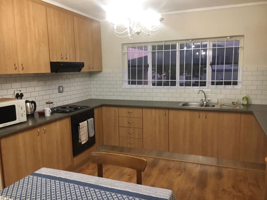 3 Bedroom Property for Sale in Onder Papegaaiberg Western Cape